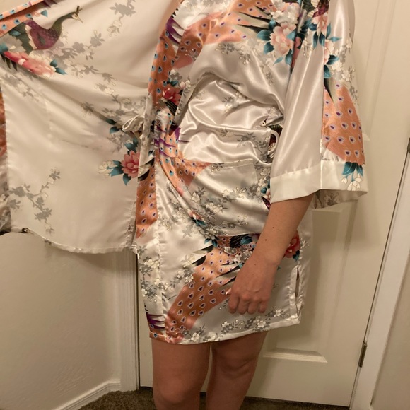 NEW Silky Kimono Robe - Picture 3 of 7